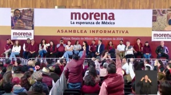 Abuchean al senador mexiquense Higinio Mart&iacute;nez
