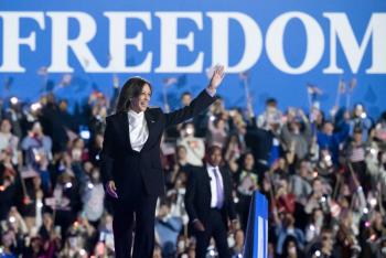 Harris acusa a Trump de buscar un 