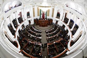 Congreso CDMX aprueba licencia de conducir permanente