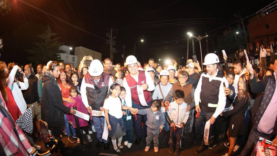 Janecarlo Lozano da banderazo para repavimentaci&oacute;n de vialidades en Cuautepec
