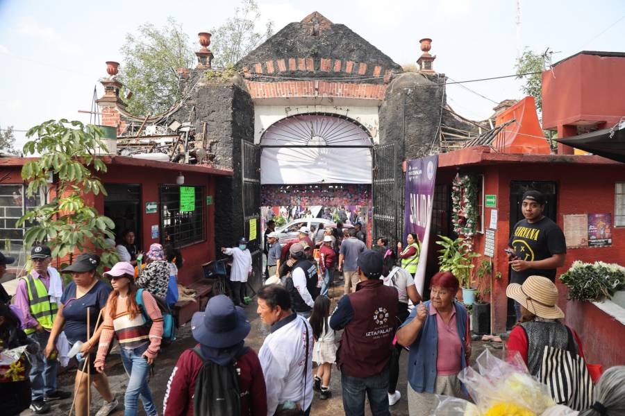 C5 vigila panteones por el D&iacute;a de Muertos