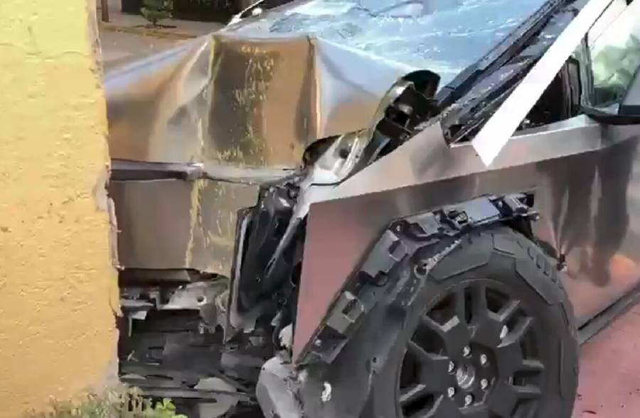 Cybertruck se estrella contra casa en alcald&iacute;a Miguel Hidalgo