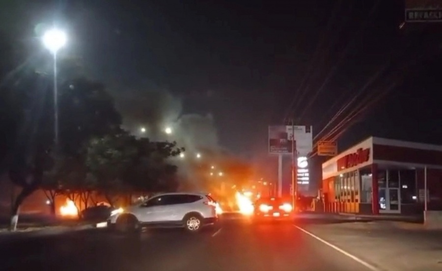 Bloqueo en Querétaro exige pronta entrega de cuerpos de familia fallecida en trágico accidente en Michoacán