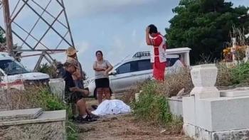 Muere hombre de 60 a&ntilde;os mientras visitaba la tumba de su hijo en Tampico