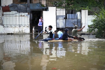 Casi 70.000 evacuados por amenaza de inundaciones en Cuba