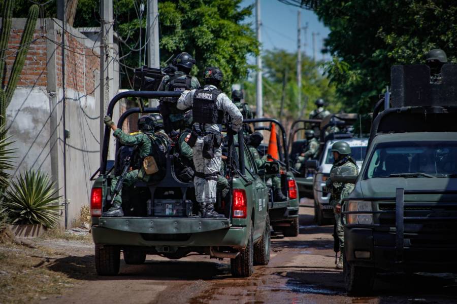 Fuerzas de seguridad en Sinaloa detienen a 19 personas y aseguran 66 armas