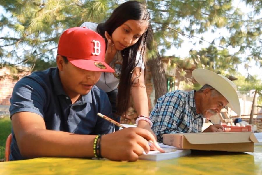 Concluyen 40 mil adultos un nivel educativo con el apoyo de estudiantes de bachillerato