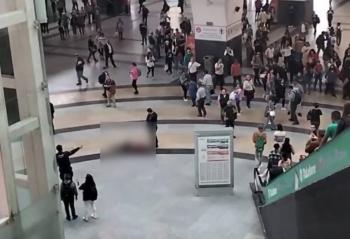 Hombre pierde la vida tras caer desde segundo piso de la plaza Forum Buenavista