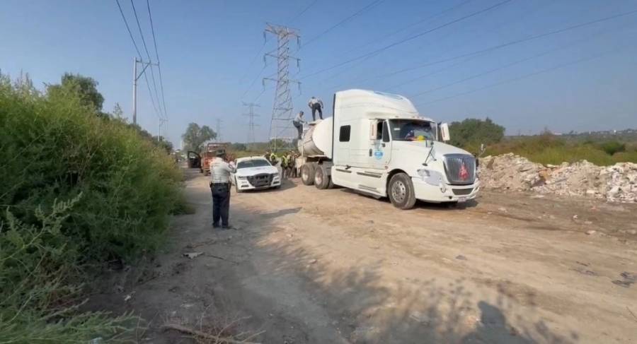 Tráiler asegurado en Ecatepec durante intento de huachicoleo de Pemex