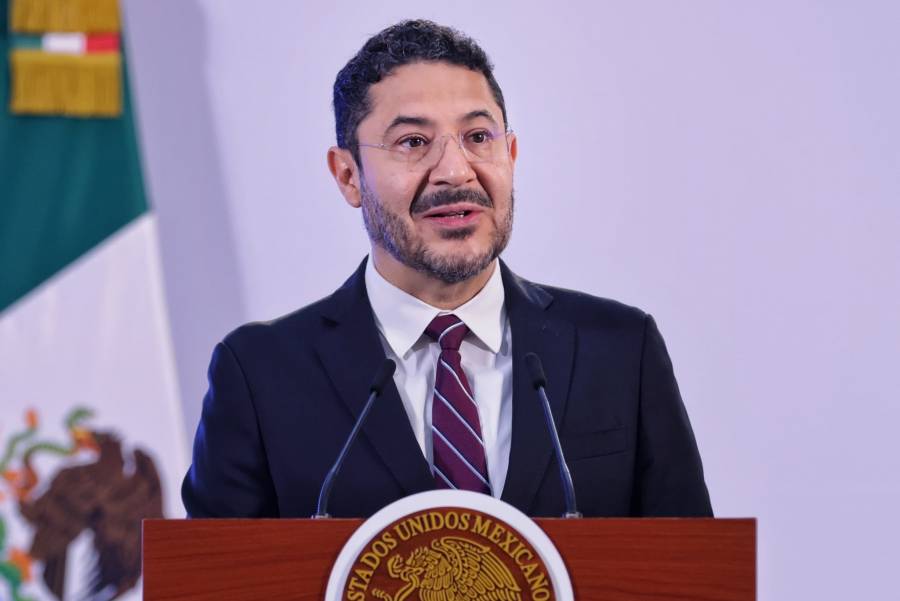 Martí Batrés: ISSSTE disminuirá tiempos de espera y tendrá más médicos