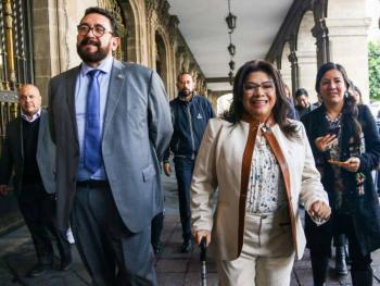 Clara Brugada recibe a Ulises Lara para sumarse a su administraci&oacute;n tras concluir su cargo