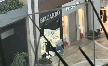 Intento de asalto en joyer&iacute;a de Plaza Portal San &Aacute;ngel desata fuerte operativo policiaco