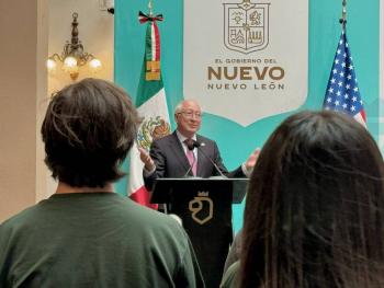 “Unidos como familia por un futuro m&aacute;s pr&oacute;spero”, dice Ken Salazar en visita a Nuevo Le&oacute;n
