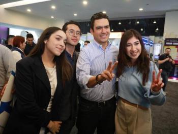 Elección interna PAN: Jorge Romero Herrera llega a votar al WTC