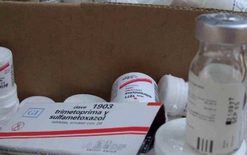 Advierten riesgos en plan para abasto de medicamentos