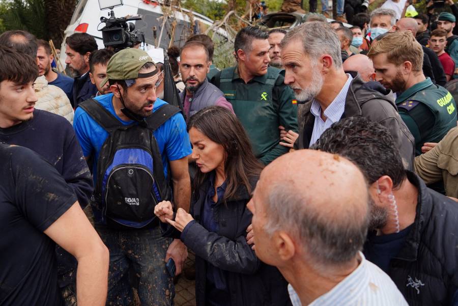 Reyes de España volverán a Valencia tras una tensa primera visita
