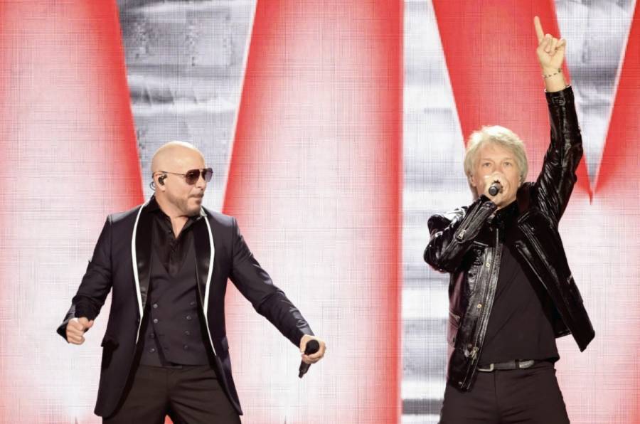 Bon Jovi y Pitbull electrizan en el Latin Grammy