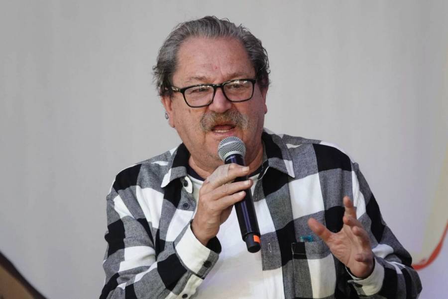 Hay que expropiarle a Ricardo Salinas por deudas con el SAT: Taibo II