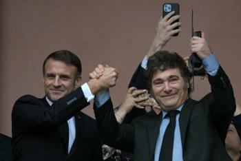 Macron defiende agricultores franceses y acuerdos clim&aacute;ticos frente a Milei en Argentina