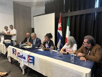 Cubanos en M&eacute;xico rechazan bloqueo de EEUU a Cuba