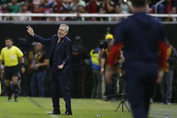 Federaci&oacute;n Hondure&ntilde;a lamenta agresi&oacute;n contra Javier Aguirre pero pide sanci&oacute;n para el Vasco