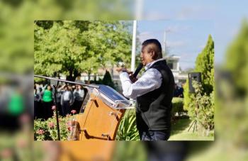 Ismael Hern&aacute;ndez celebra 40 a&ntilde;os del Conalep 176 y reconoce a estudiantes destacados