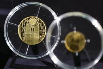 Monedas de oro y plata conmemoran la reapertura de Notre Dame