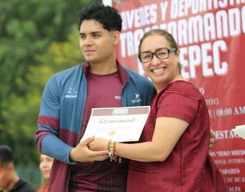 Tengo un gran compromiso con los deportistas de Ecatepec: Azucena Cisneros