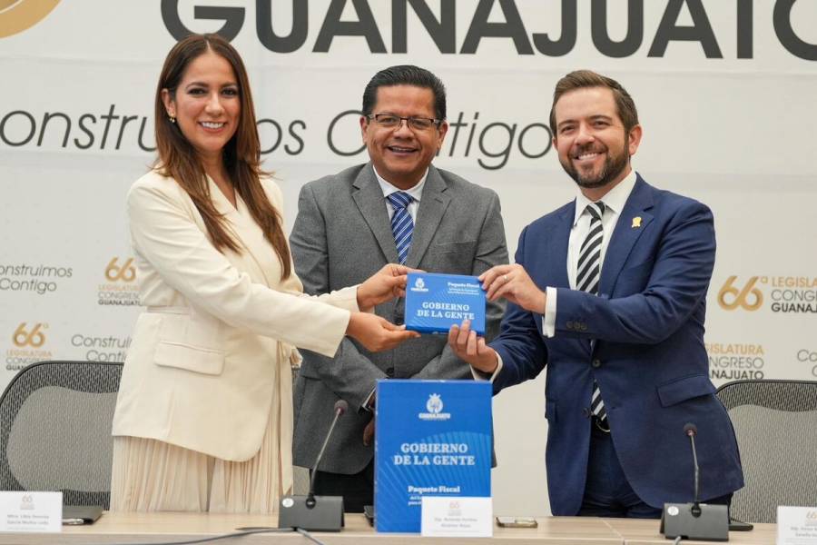 Entrega Libia Dennise paquete fiscal 2025: “tenemos un compromiso firme con la honestidad”