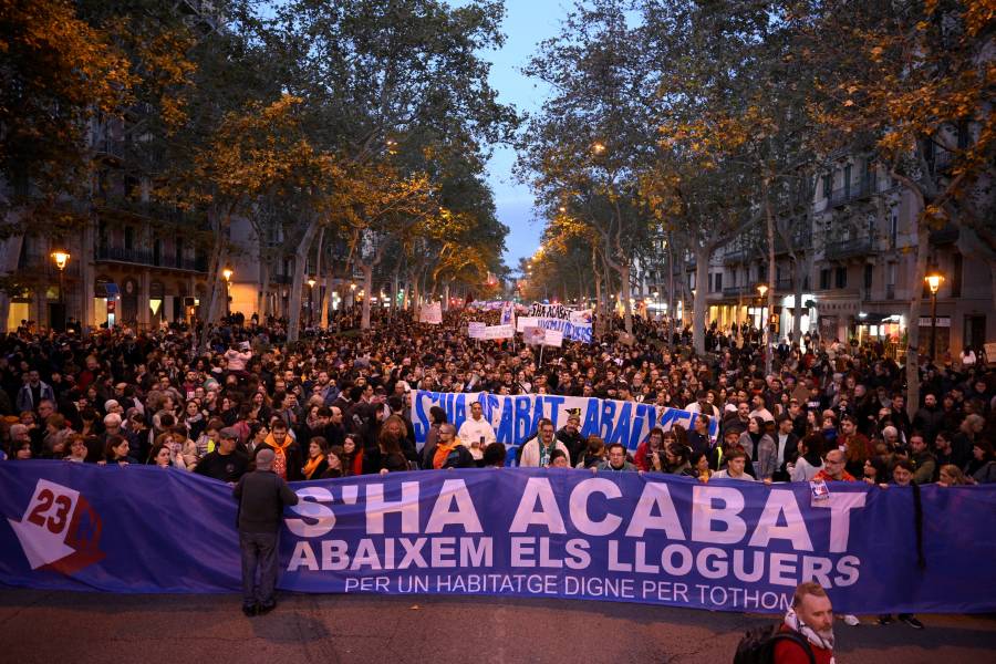 Miles de personas se manifiestan en Barcelona contra el precio de los alquileres