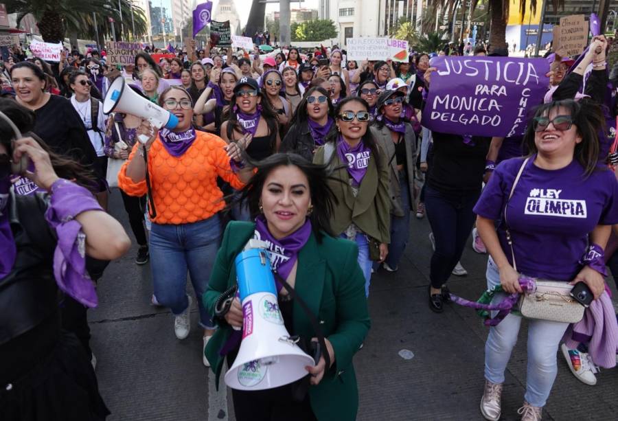 Miles marchan en CDMX por el 25N en una jornada pacífica contra la violencia de género
