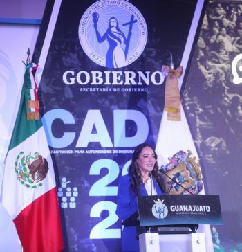 Gobernadora de Guanajuato inaugura programa de capacitaci&oacute;n para fortalecer servicios municipales