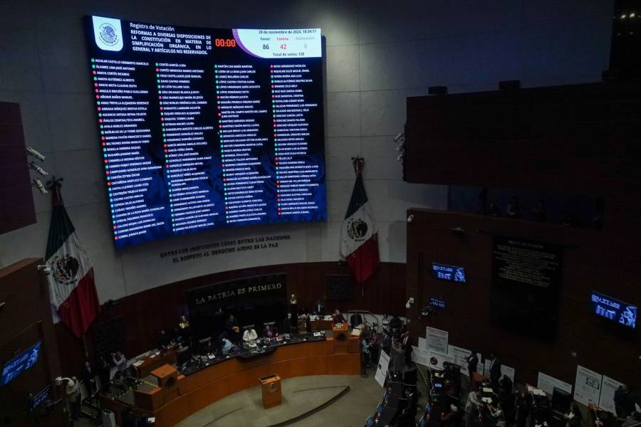 Senado aprueba reforma para eliminar organismos autónomos