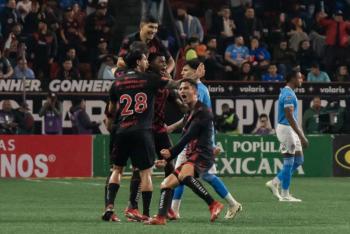 ¿Otra Cruzazuleada?, Xolos se impon3 3-0 a la maquina