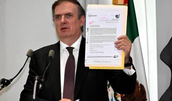 Marcelo Ebrard presenta denuncia contra Plaza Izazaga 89 por piratería y contrabando