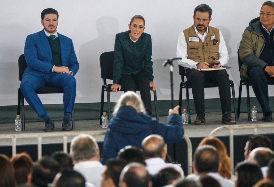 Mujer increpa a Claudia Sheinbaum durante inauguración de clínica en Nuevo León