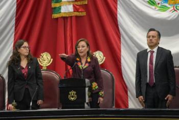 Roc&iacute;o Nahle rinde protesta como gobernadora de Veracruz