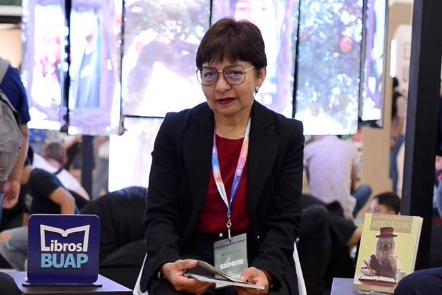 Lilia Cedillo presenta su libro 