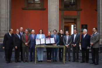 Gobierno Federal firma convenio con Telet&oacute;n; aportar&aacute; 900 mdp