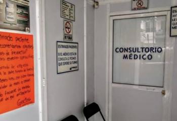 Farmacias con consultorios recetan innecesariamente antibióticos: Doc Caretta