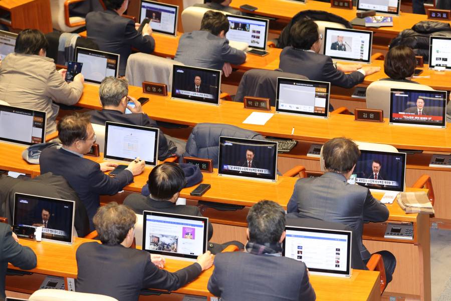 El presidente de Corea del Sur retrocede y levanta la ley marcial