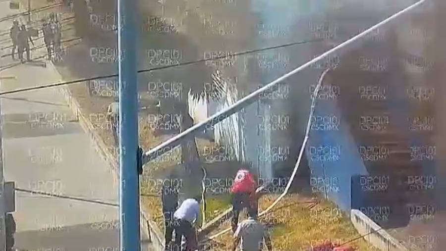 Incendio en la Fiscal&iacute;a de CDMX: Autoridades controlan el siniestro sin lesiones