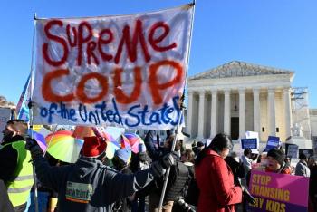 Corte Suprema de EEUU examina el acceso de los menores transg&eacute;nero a tratamiento