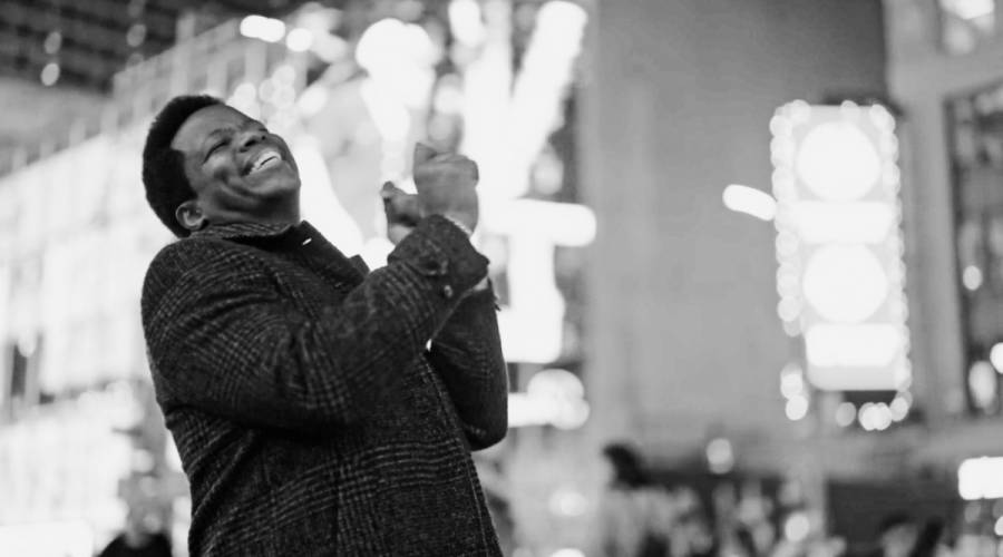 Mauro Castillo rinde tributo a Quincy Jones con su versi&oacute;n de 