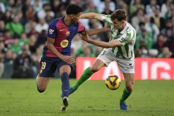 La magia de Yamal y las paradas de Pe&ntilde;a no bastan al Barca ante el Betis
