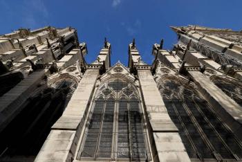 Notre Dame de Par&iacute;s vuelve a abrir sus puertas cinco a&ntilde;os despu&eacute;s de su incendio
