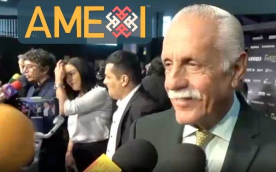 ¿Hijo de Luis Miguel podría seguir sus pasos en la música?
