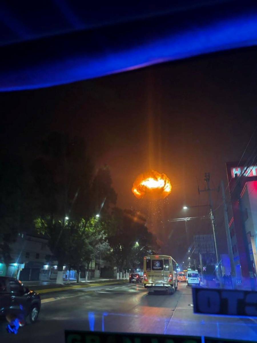 Explosi&oacute;n en f&aacute;brica de Tultitl&aacute;n provoca incendio visible a kil&oacute;metros