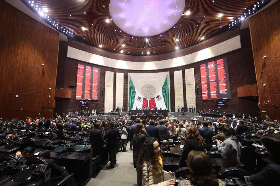 Reciben diputados iniciativa de Sheinbaum para incentivar la permanencia de médicos militares