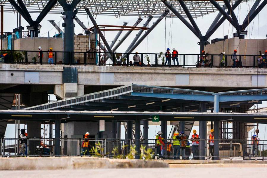 Empresas niegan adeudos con transportistas tras bloqueos por el Tren Maya